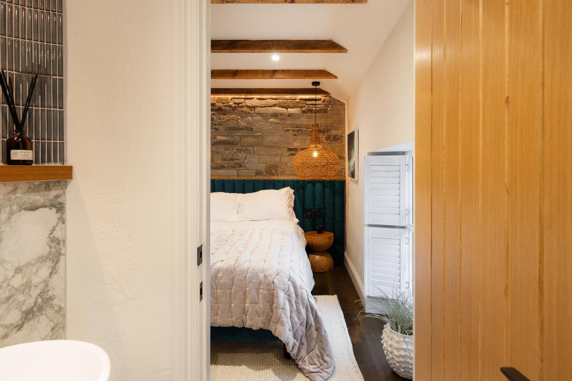 Hive Townhouse Hotel Aberaeron Exterior photo